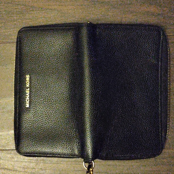Michael Kors Bi-Fold Zip Wallet Bundle - Picture 14 of 15